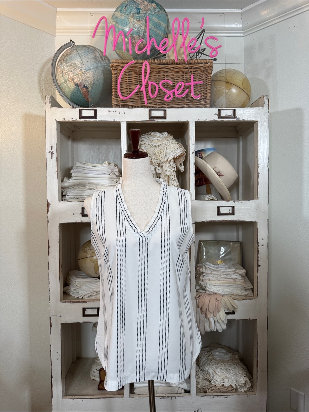 Ann Taylor Cream and Black Patterned Sleeveless Top